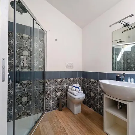 Apartment Attico Elegante Centro Jacuzzi Wifi Parcheggio *