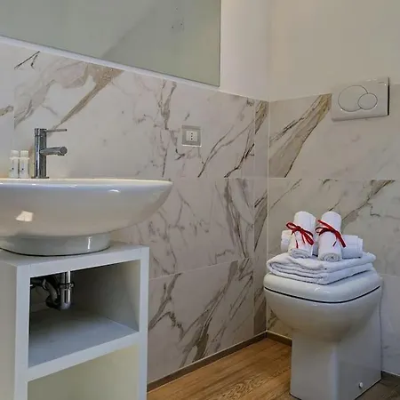 Apartment Attico Elegante Centro Jacuzzi Wifi Parcheggio *