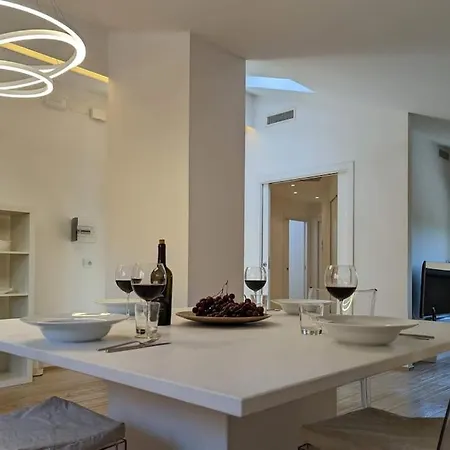 Attico Elegante Centro Jacuzzi Wifi Parcheggio * Civitanova Marche
